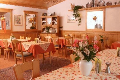 Hotel Dernbachtal Bagian luar foto