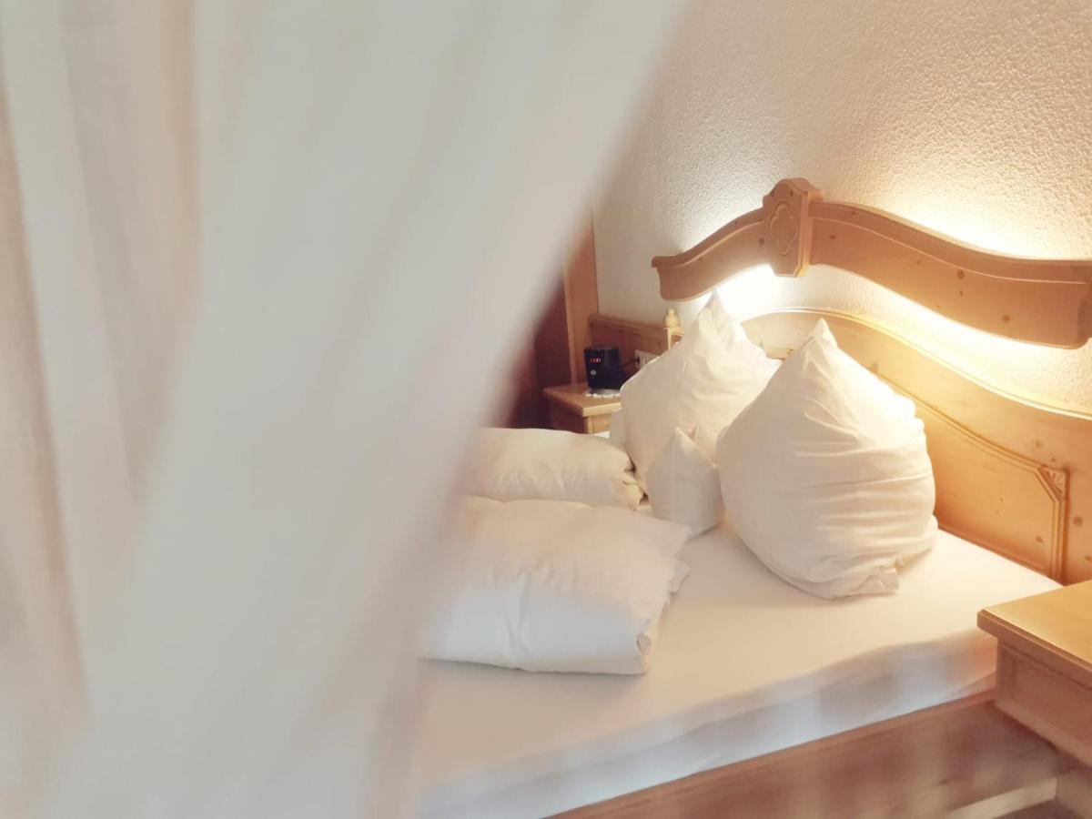 Hotel Dernbachtal Bagian luar foto
