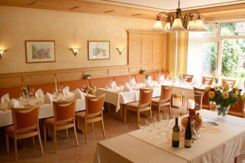 Hotel Dernbachtal Bagian luar foto